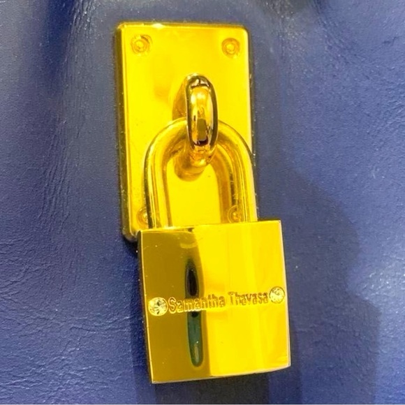 Samantha Thavasa Blue Leather Drawstring Bucket Bag Gold Hardware Crossbody - Picture 5 of 9